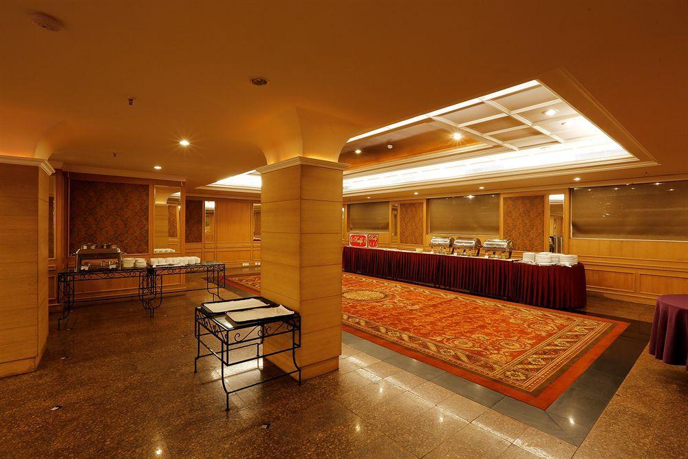 Hotel Townhouse 517 La Sapphire Near Delhi Airport Nueva Delhi Exterior foto