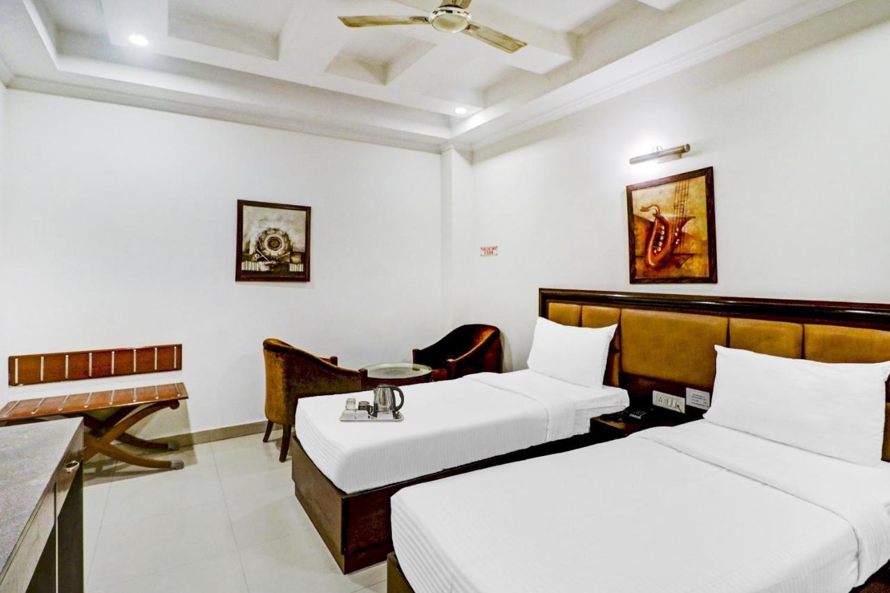 Hotel Townhouse 517 La Sapphire Near Delhi Airport Nueva Delhi Exterior foto