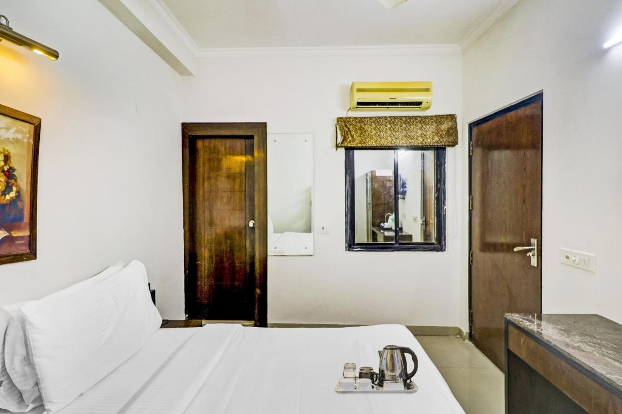 Hotel Townhouse 517 La Sapphire Near Delhi Airport Nueva Delhi Exterior foto