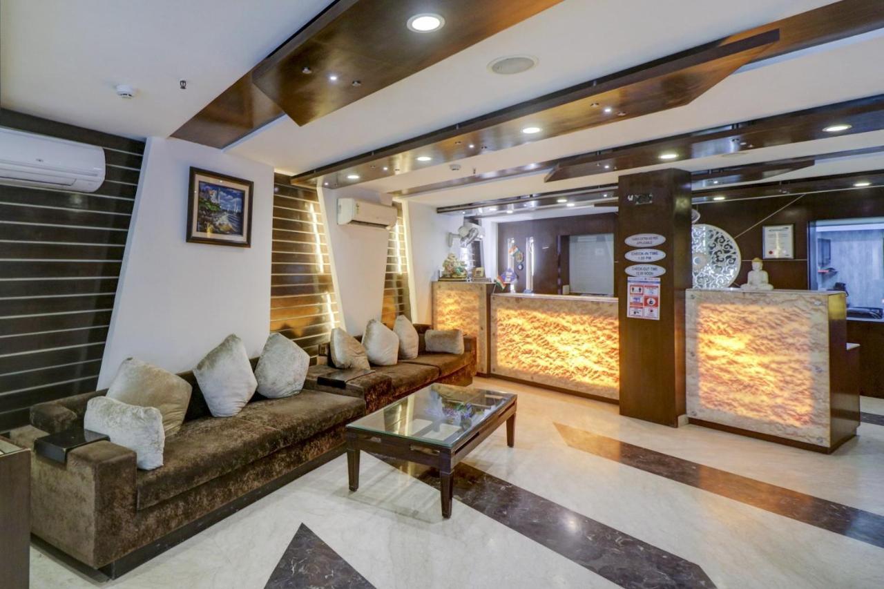 Hotel Townhouse 517 La Sapphire Near Delhi Airport Nueva Delhi Exterior foto