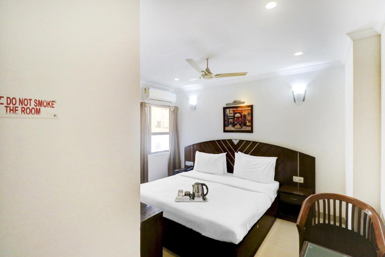 Hotel Townhouse 517 La Sapphire Near Delhi Airport Nueva Delhi Exterior foto