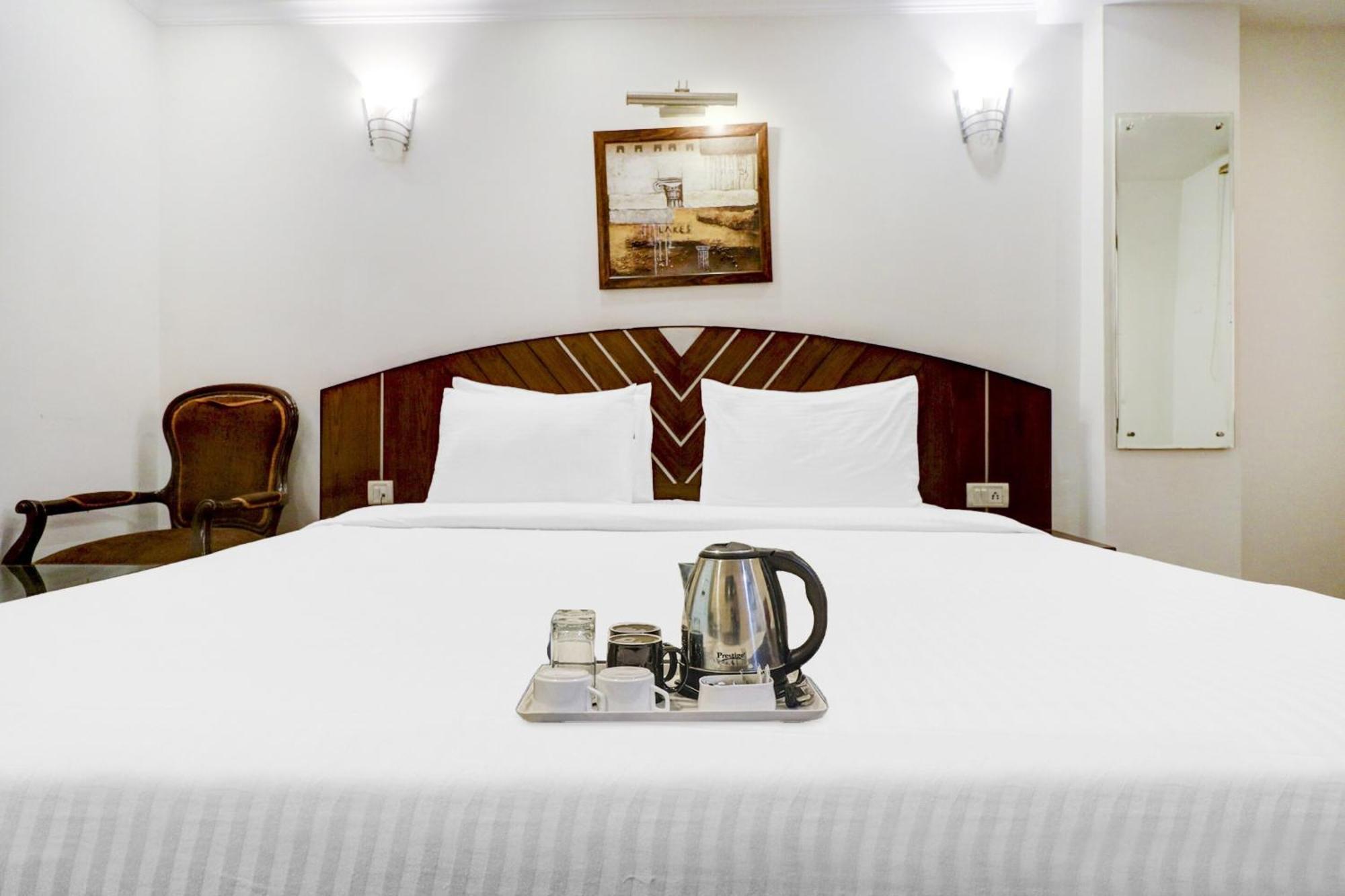 Hotel Townhouse 517 La Sapphire Near Delhi Airport Nueva Delhi Exterior foto