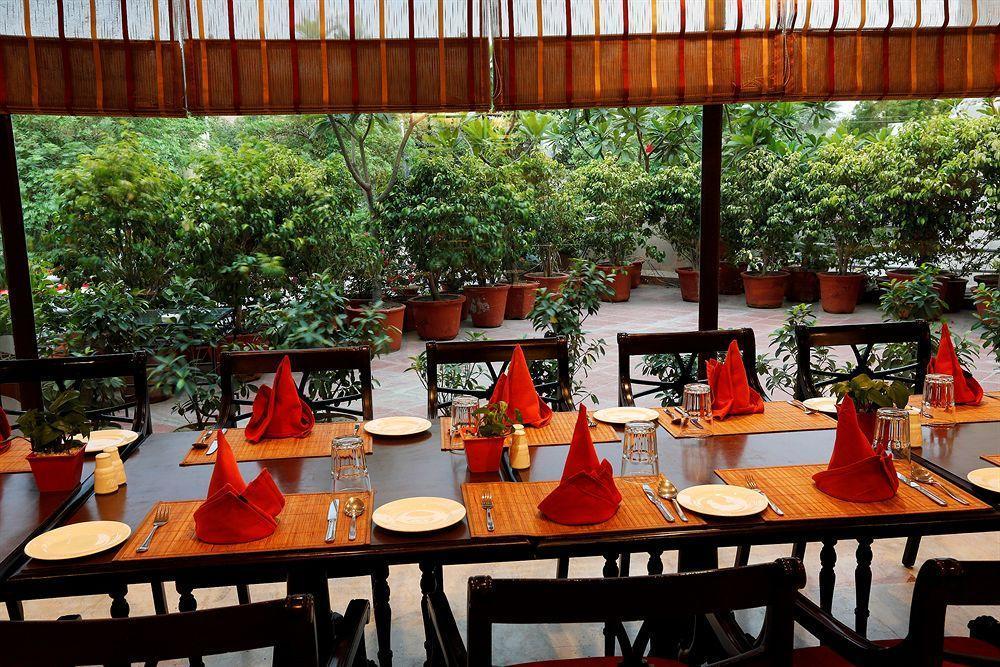 Hotel Townhouse 517 La Sapphire Near Delhi Airport Nueva Delhi Exterior foto