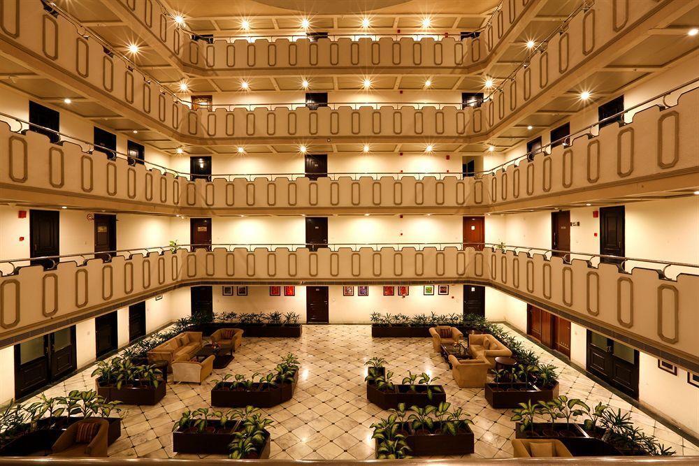 Hotel Townhouse 517 La Sapphire Near Delhi Airport Nueva Delhi Exterior foto